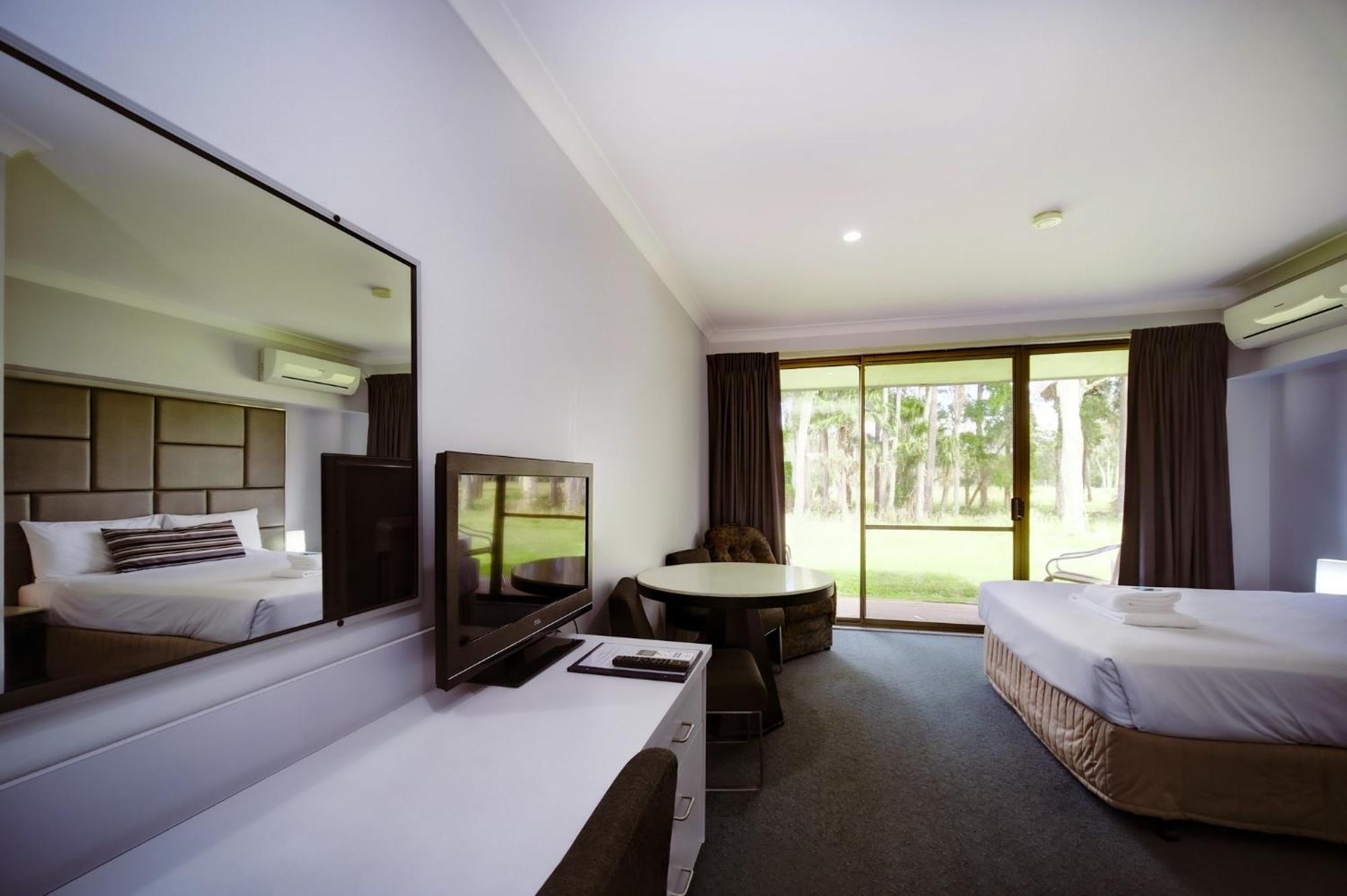 Island Palms Motor Inn Forster Bilik gambar